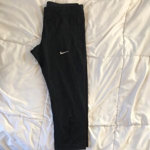 Nike cropped leggings
